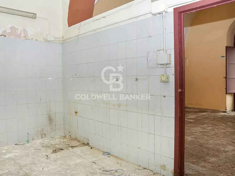 Immagine 15 di Locale commerciale in affitto  in Piazza Odigidria 4/5 a Acireale