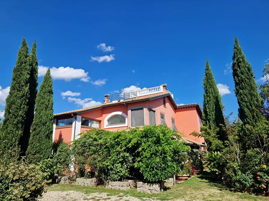 Immagine 1 di Villa in vendita  in Strada Gavazzano a Viterbo