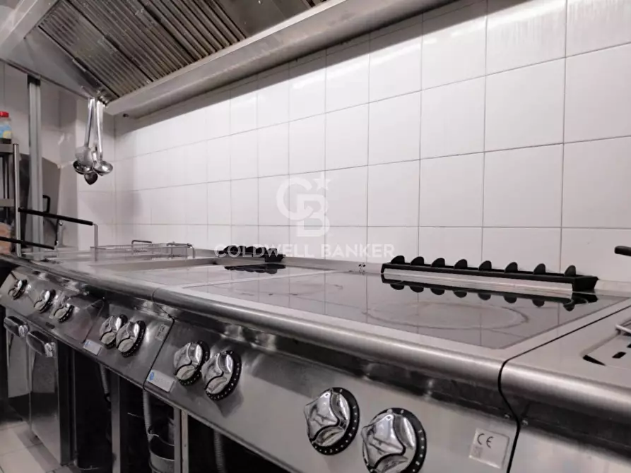 Immagine 4 di Attività commerciale in vendita  in Viale dei Navigatori 67 a Tarquinia