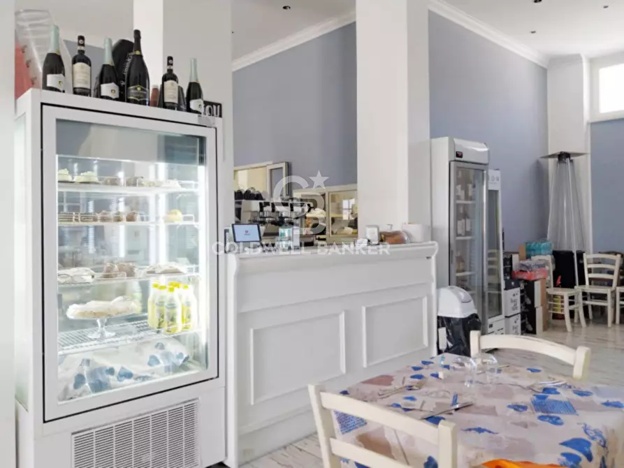 Immagine 7 di Attività commerciale in vendita  in Viale dei Navigatori 67 a Tarquinia