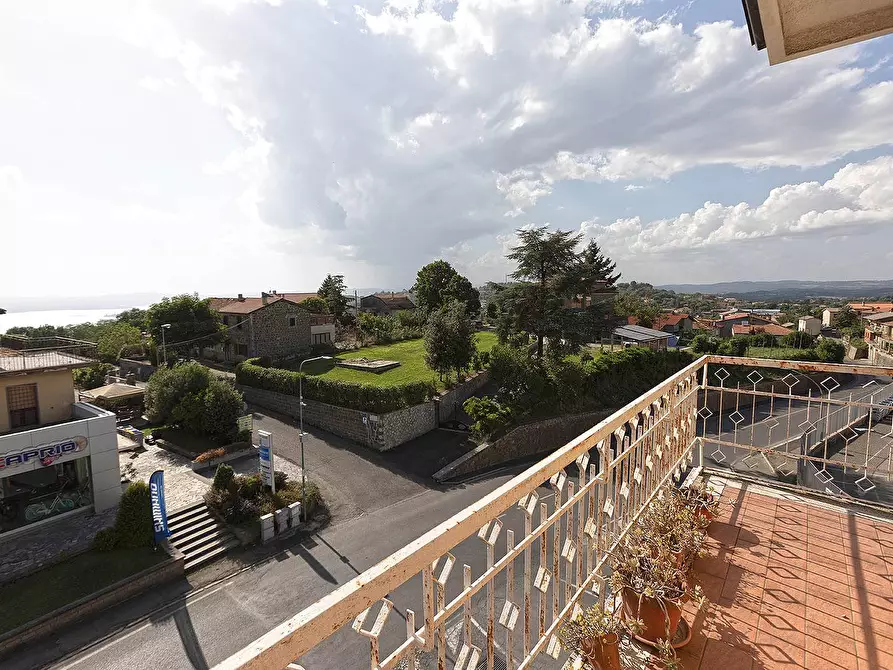 Immagine 1 di Appartamento in vendita  in Via Dante Alighieri a Montefiascone
