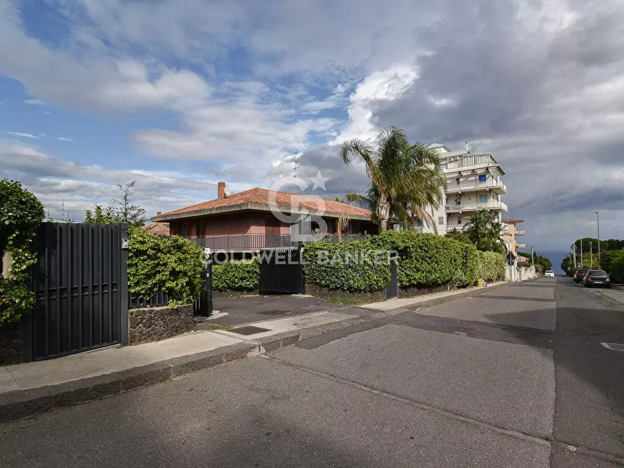 Immagine 21 di Appartamento in vendita  in via Bellini 17 a San Gregorio Di Catania