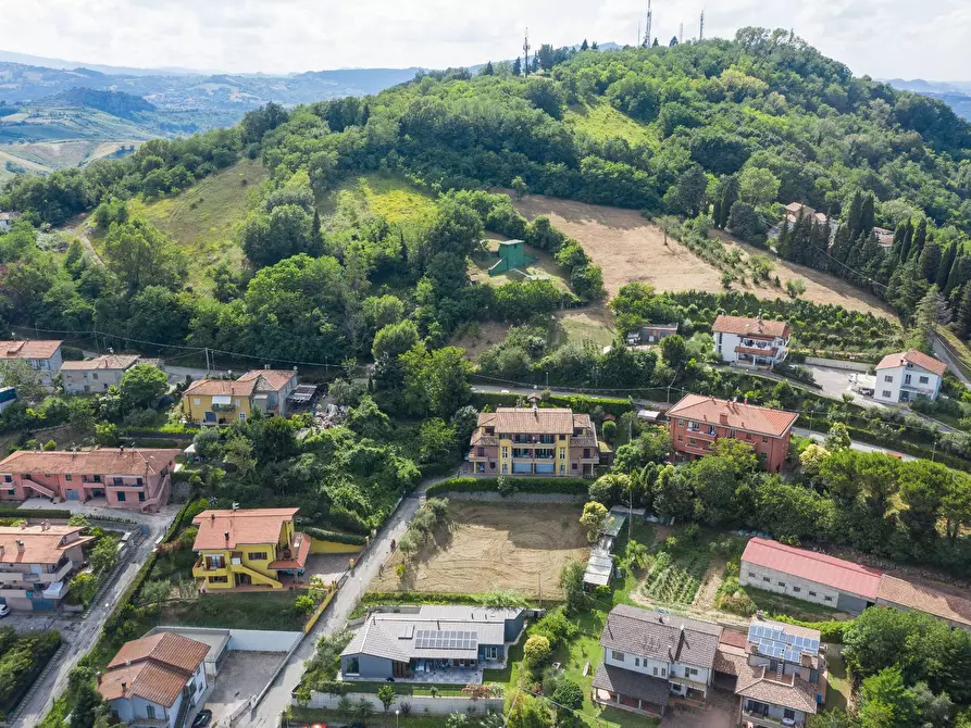 Immagine 11 di Terreno residenziale in vendita  in Via Manzoni a Monte Colombo