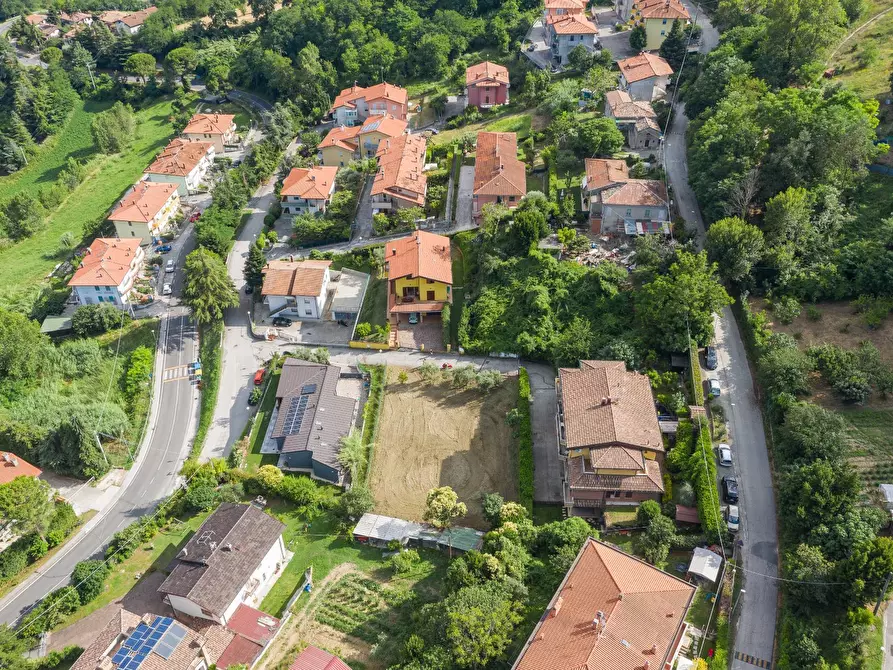 Immagine 10 di Terreno residenziale in vendita  in Via Manzoni a Monte Colombo