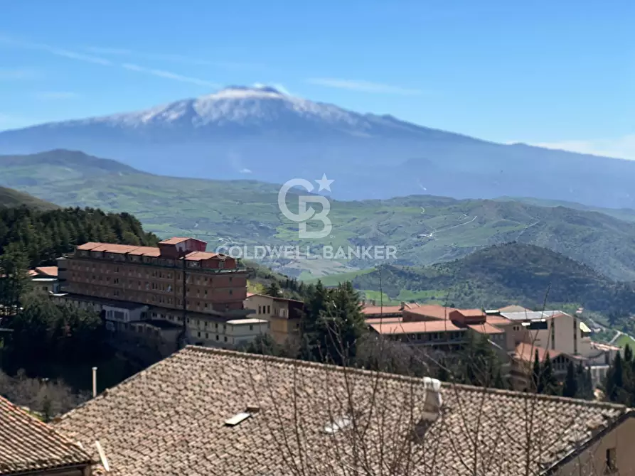 Immagine 1 di Casa semindipendente in vendita  in via Pintaura 6/8 a Troina