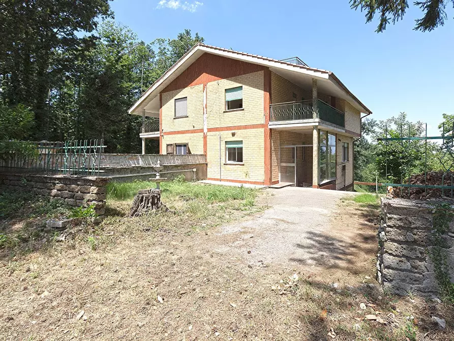 casa indipendente in vendita a Bassano in Teverina