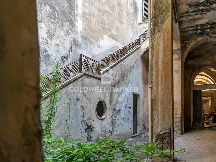 Immagine 9 di Palazzo in vendita  in Via Cavour 29 a Acireale