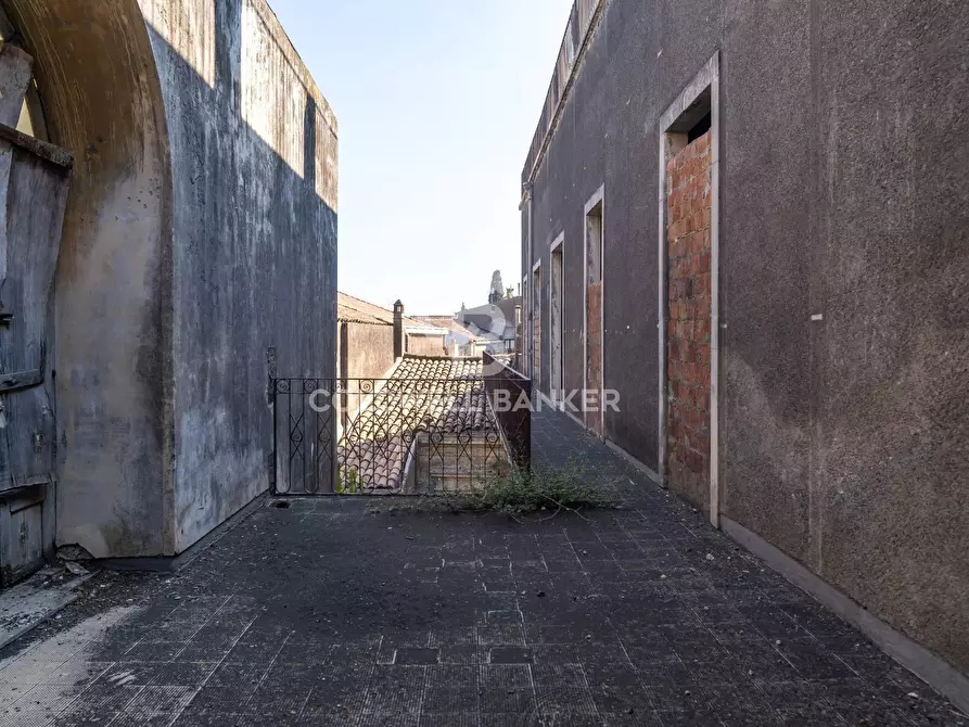 Immagine 34 di Palazzo in vendita  in Via Cavour 29 a Acireale
