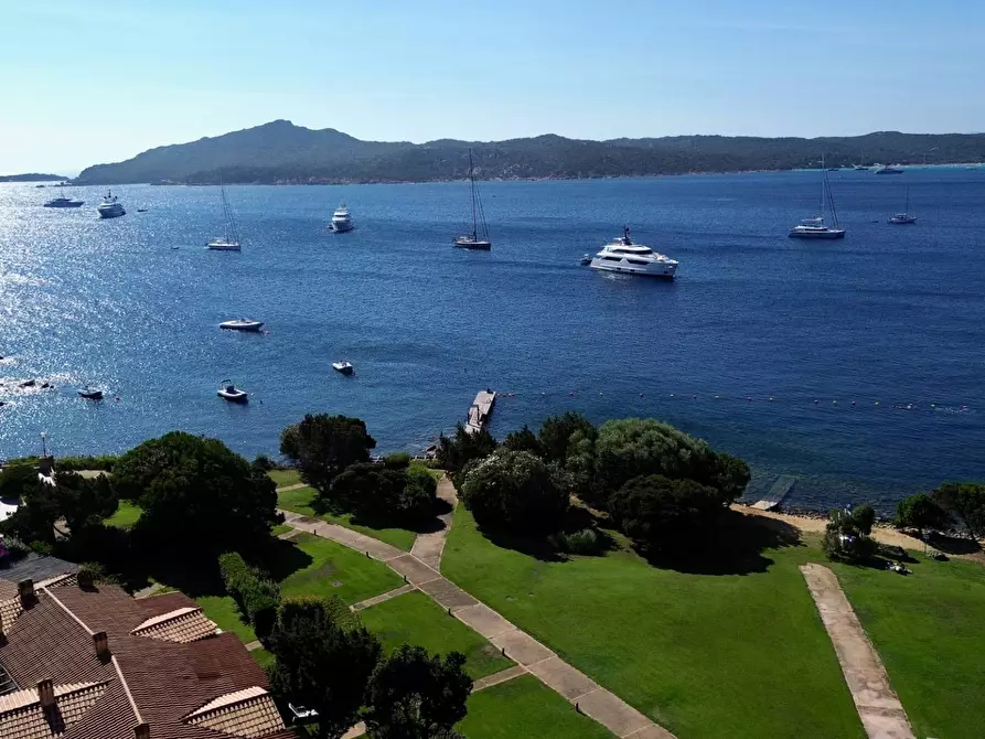 Immagine 3 di Appartamento in vendita  in Cala Romantica a Arzachena