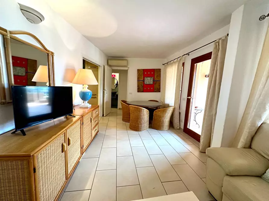 Immagine 6 di Appartamento in vendita  in Cala Romantica a Arzachena