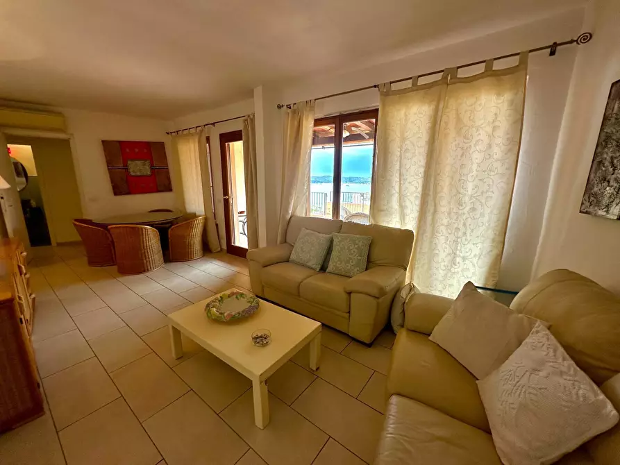 Immagine 7 di Appartamento in vendita  in Cala Romantica a Arzachena