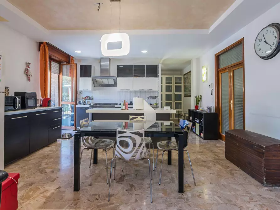 Immagine 3 di Appartamento in vendita  in Via Camillo Prampolini a Cattolica