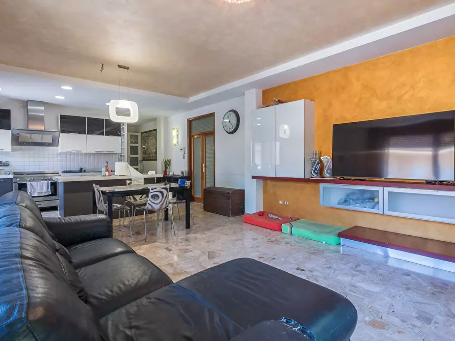 Immagine 6 di Appartamento in vendita  in Via Camillo Prampolini a Cattolica