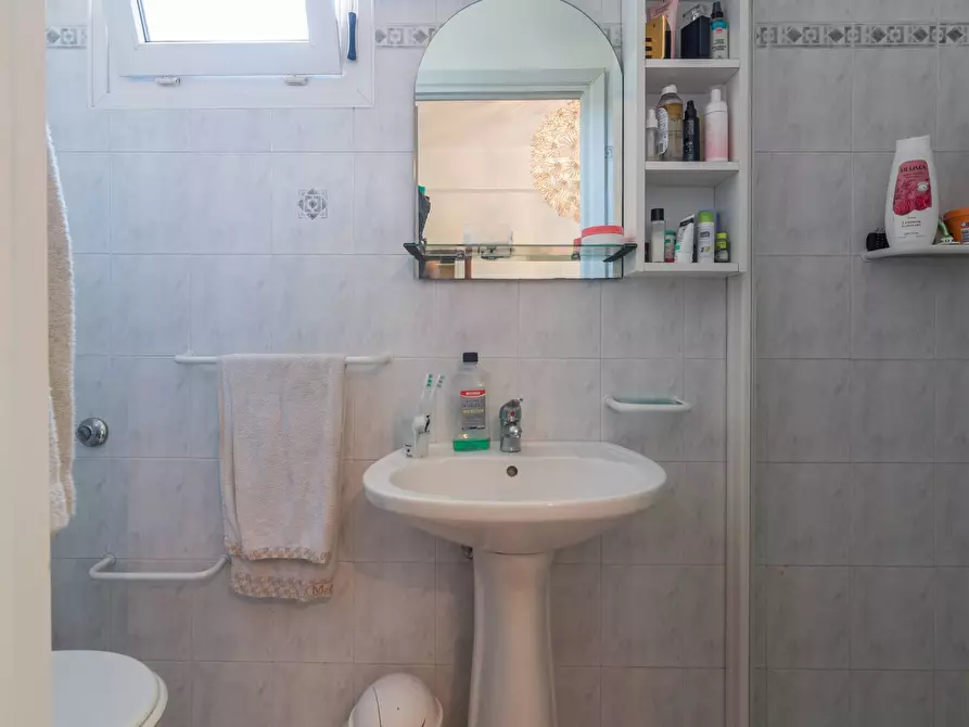 Immagine 18 di Appartamento in vendita  in Via Camillo Prampolini a Cattolica