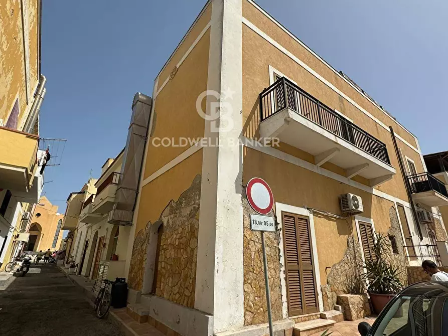 Immagine 3 di Palazzo in vendita  in via Ludovico Ariosto 15 a Lampedusa E Linosa