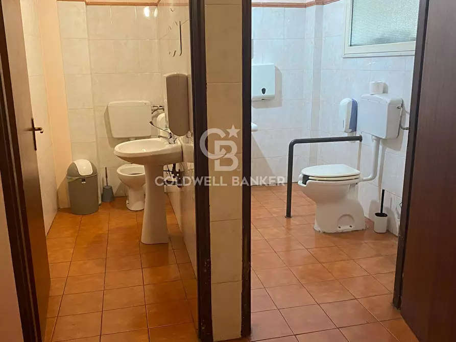 Immagine 15 di Locale commerciale in vendita  in Via Giarre 53 a Mascali