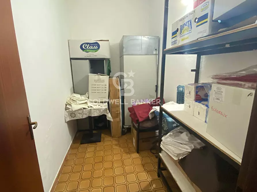 Immagine 19 di Locale commerciale in vendita  in Via Giarre 53 a Mascali