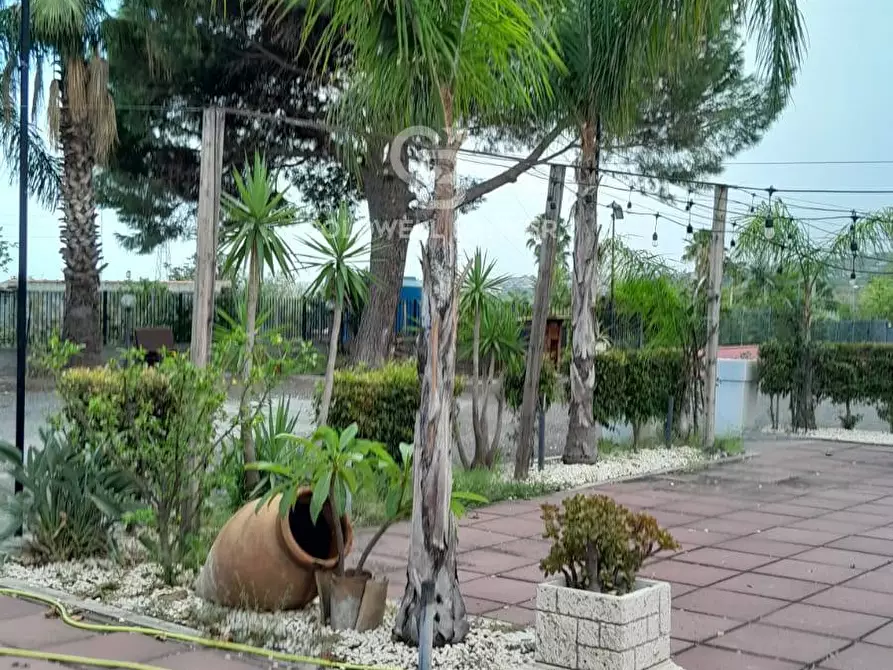 Immagine 7 di Locale commerciale in vendita  in Via Giarre 53 a Mascali