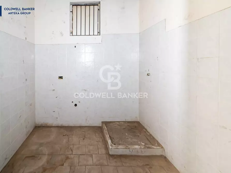 Immagine 12 di Locale commerciale in affitto  in via Umberto 16 a Santa Venerina