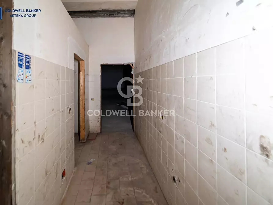 Immagine 13 di Locale commerciale in affitto  in via Umberto 16 a Santa Venerina