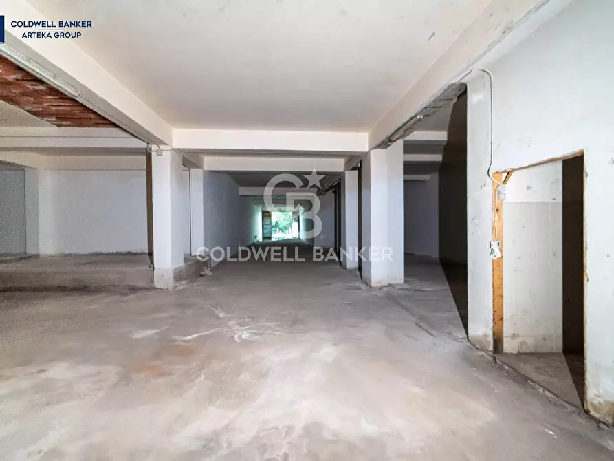 Immagine 14 di Locale commerciale in affitto  in via Umberto 16 a Santa Venerina