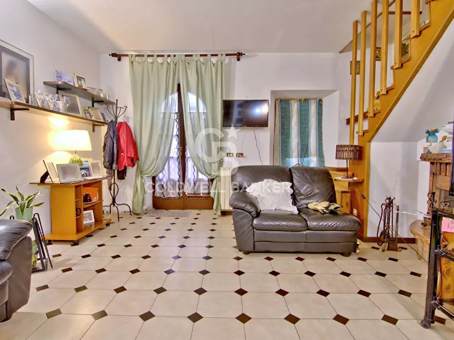 Immagine 4 di Casa indipendente in vendita  in Piazza Maggiore Gadani a Campo Nell'elba