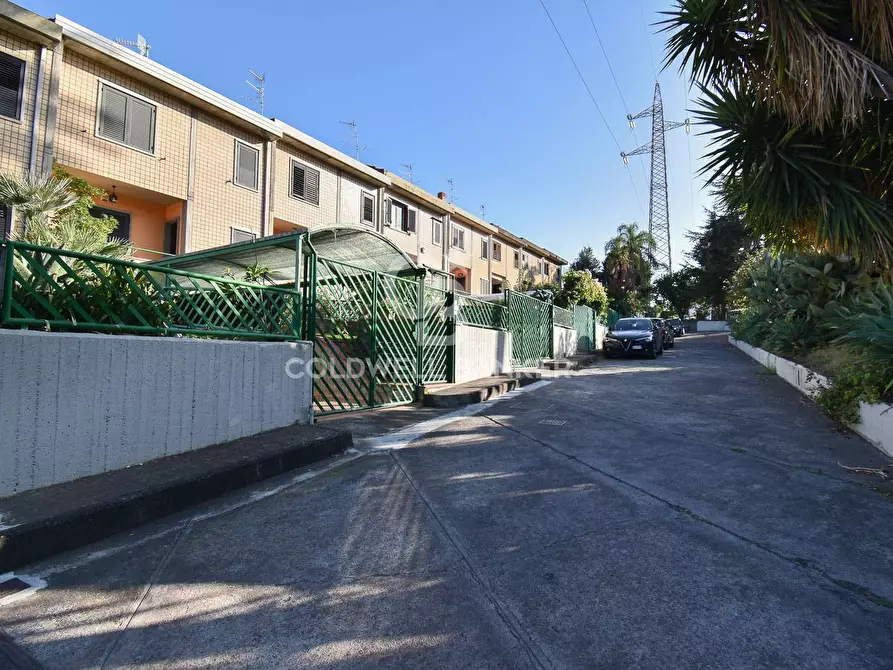 Immagine 36 di Villetta a schiera in vendita  in Via Giuseppe Patanè 26 a Giarre