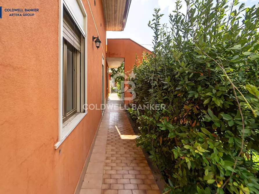 Immagine 28 di Villa in vendita  in Via Salvador Allende 5 a Zafferana Etnea