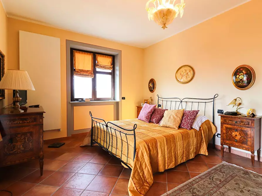 Immagine 21 di Villa in vendita  in Località riviera a Monforte D'alba