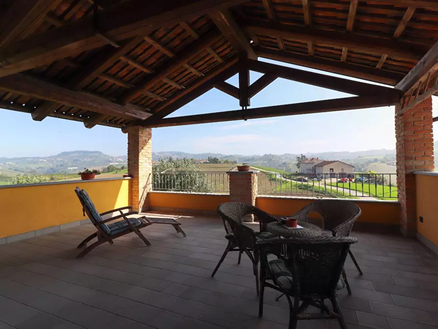 Immagine 2 di Villa in vendita  in Località riviera a Monforte D'alba