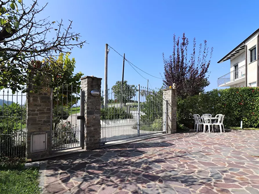 Immagine 30 di Villa in vendita  in Località riviera a Monforte D'alba