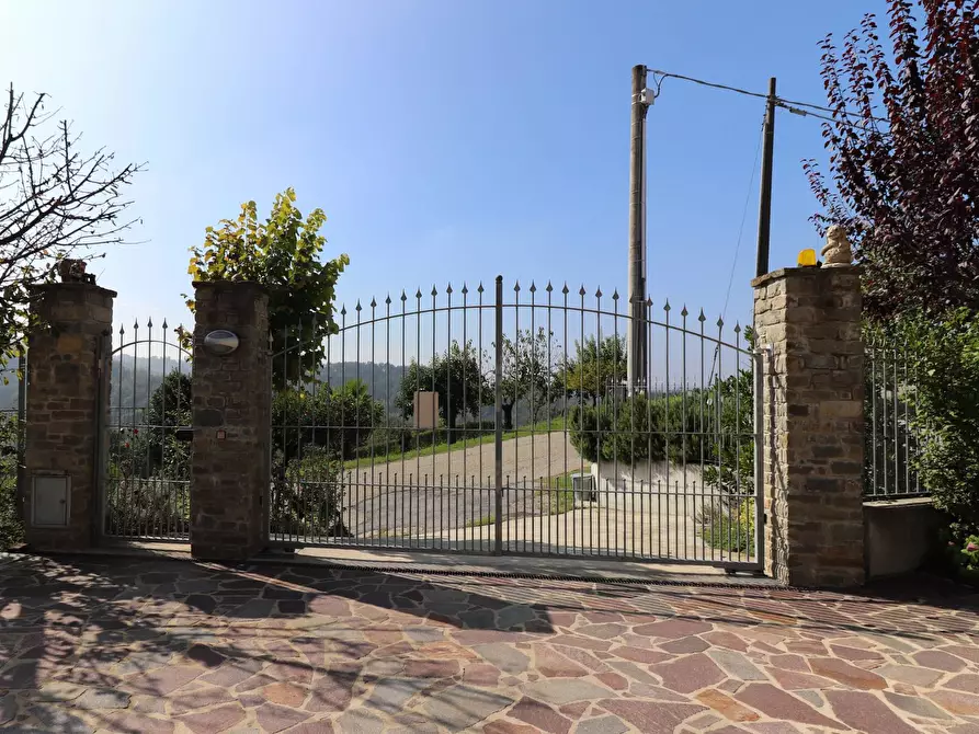 Immagine 31 di Villa in vendita  in Località riviera a Monforte D'alba