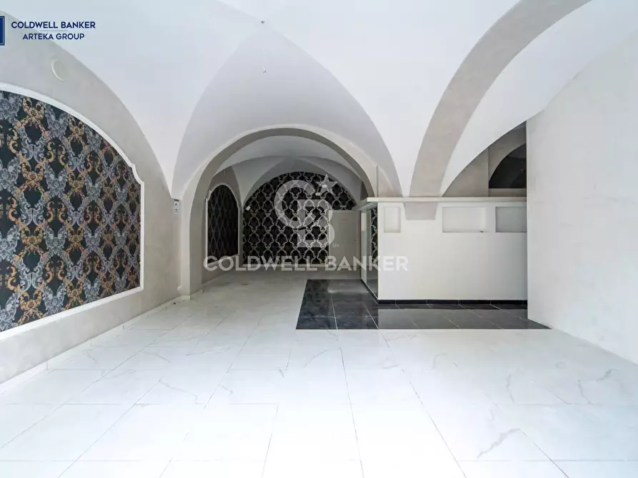 Immagine 3 di Negozio in affitto  in Piazza Giuseppe Garibaldi 33 a Acireale