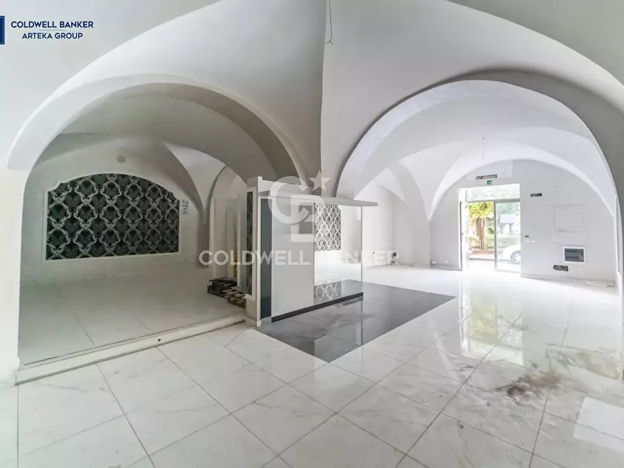 Immagine 6 di Negozio in affitto  in Piazza Giuseppe Garibaldi 33 a Acireale