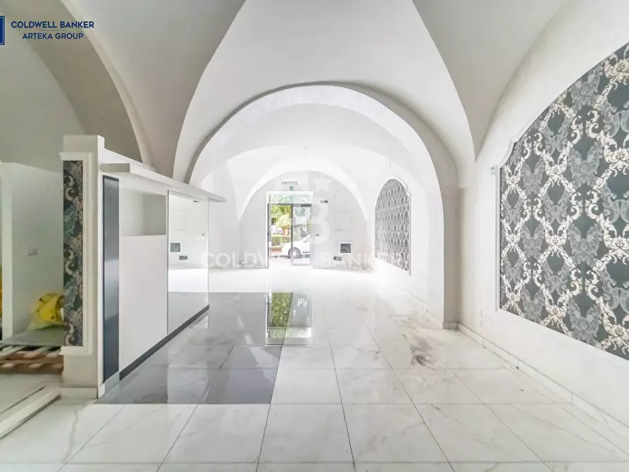 Immagine 7 di Negozio in affitto  in Piazza Giuseppe Garibaldi 33 a Acireale