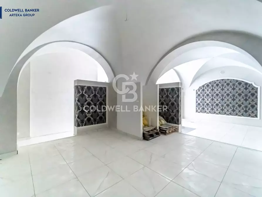 Immagine 9 di Negozio in affitto  in Piazza Giuseppe Garibaldi 33 a Acireale