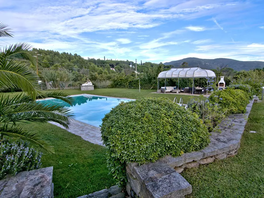 Immagine 6 di Villa in vendita  in Via della Pruniccia a Campo Nell'elba