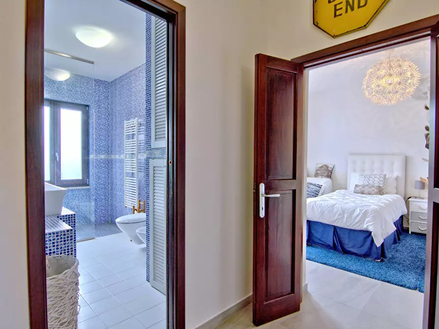 Immagine 25 di Villa in vendita  in Via della Pruniccia a Campo Nell'elba