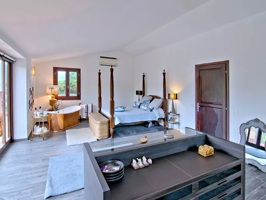 Immagine 38 di Villa in vendita  in Via della Pruniccia a Campo Nell'elba