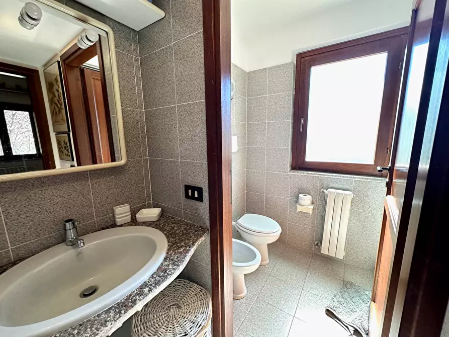 Immagine 21 di Villa in vendita  in Via del Tirreno 46 a Galtelli