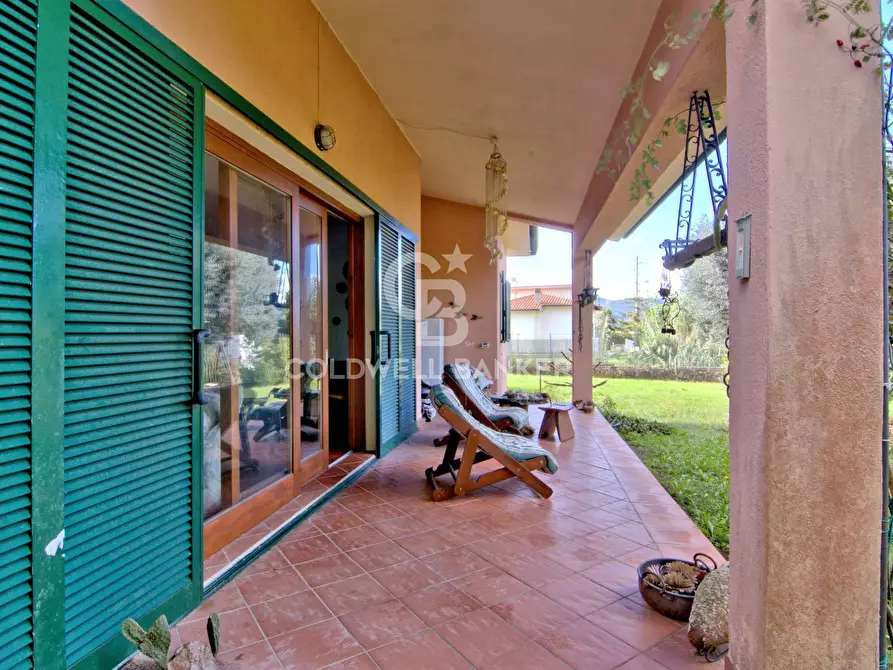 Immagine 1 di Villa in vendita  in Via Bartolomeo Sestini a Portoferraio