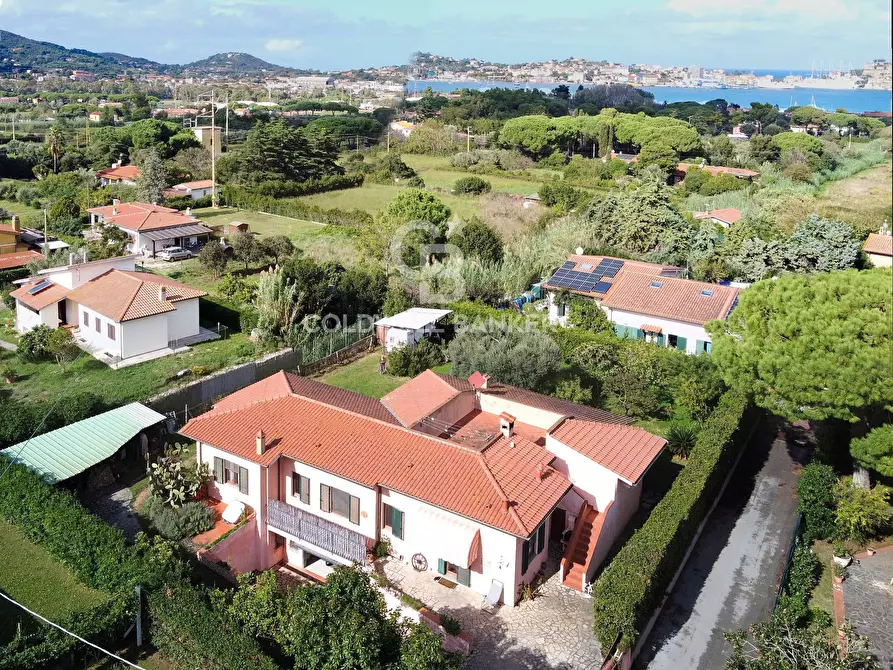 Immagine 1 di Villa in vendita  in Via Bartolomeo Sestini a Portoferraio