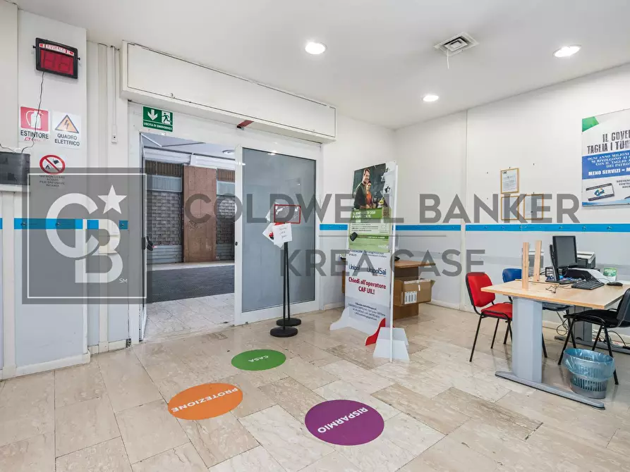 Immagine 4 di Locale commerciale in vendita  in Via San Francesco D'Assisi 58/74 a Ciampino