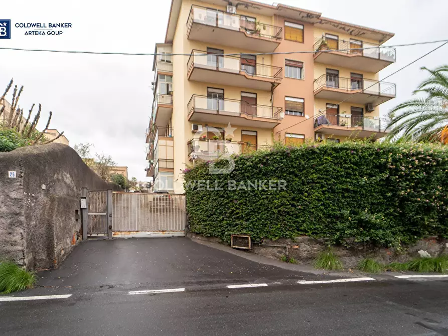 Immagine 1 di Appartamento in vendita  in Via Nuovalucello 25 a Catania