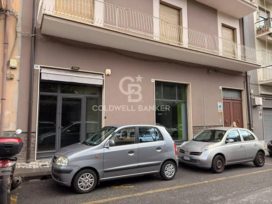 Immagine 1 di Negozio in affitto  in Via Veneto 36 a Acireale