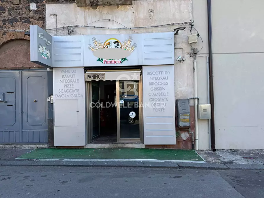 Immagine 1 di Attività commerciale in affitto  in Via Fiorita a Catania