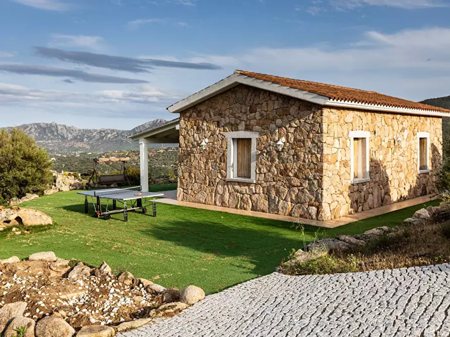 Immagine 11 di Villa in vendita  in Via Casagliana snc a Olbia