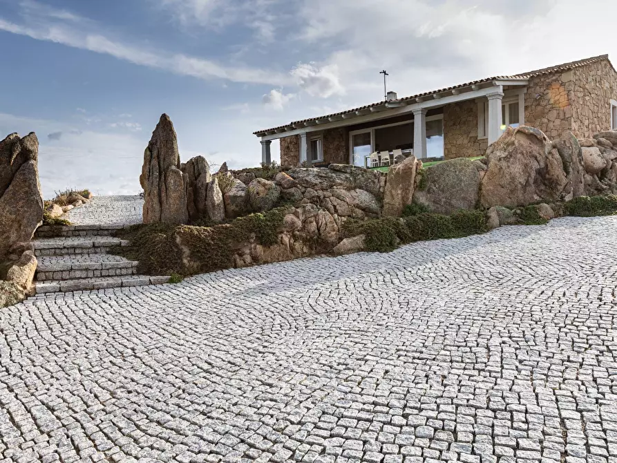 Immagine 1 di Villa in vendita  in Via Casagliana snc a Olbia