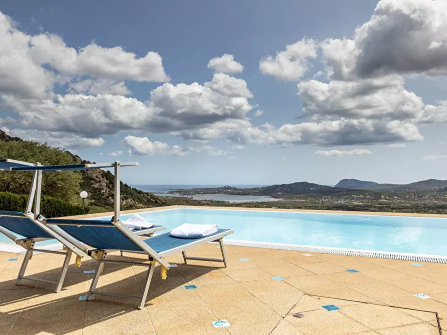 Immagine 32 di Villa in vendita  in VIA Casagliana s.n.c. a Olbia