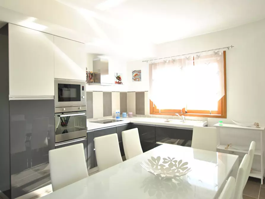 Immagine 9 di Attico in vendita  in Corso Umberto 183 a Olbia